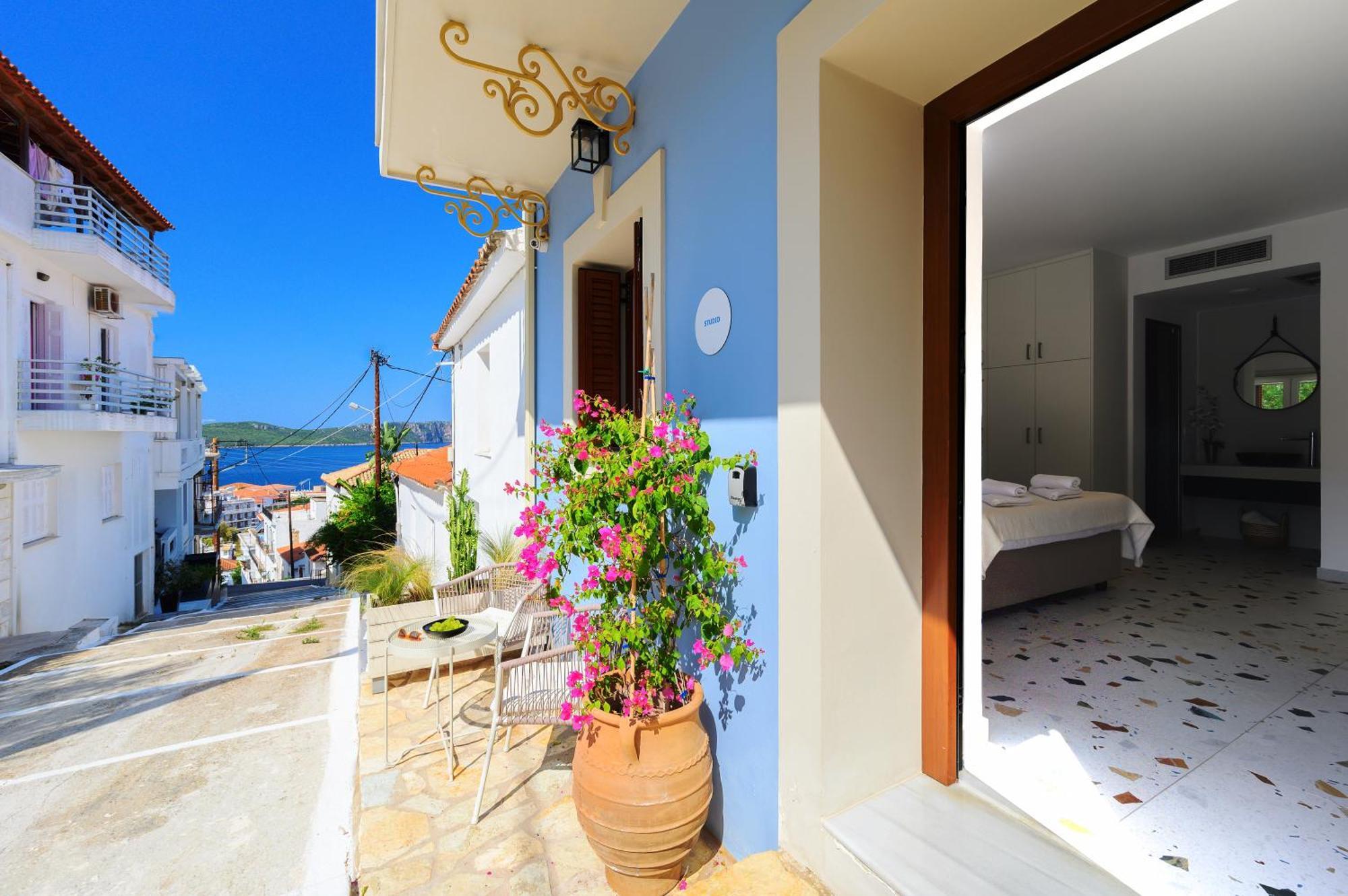 Blue Sky House Lejlighedshotel Pylos Eksteriør billede